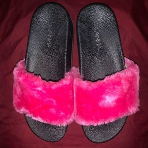 Faux Fur platform slides